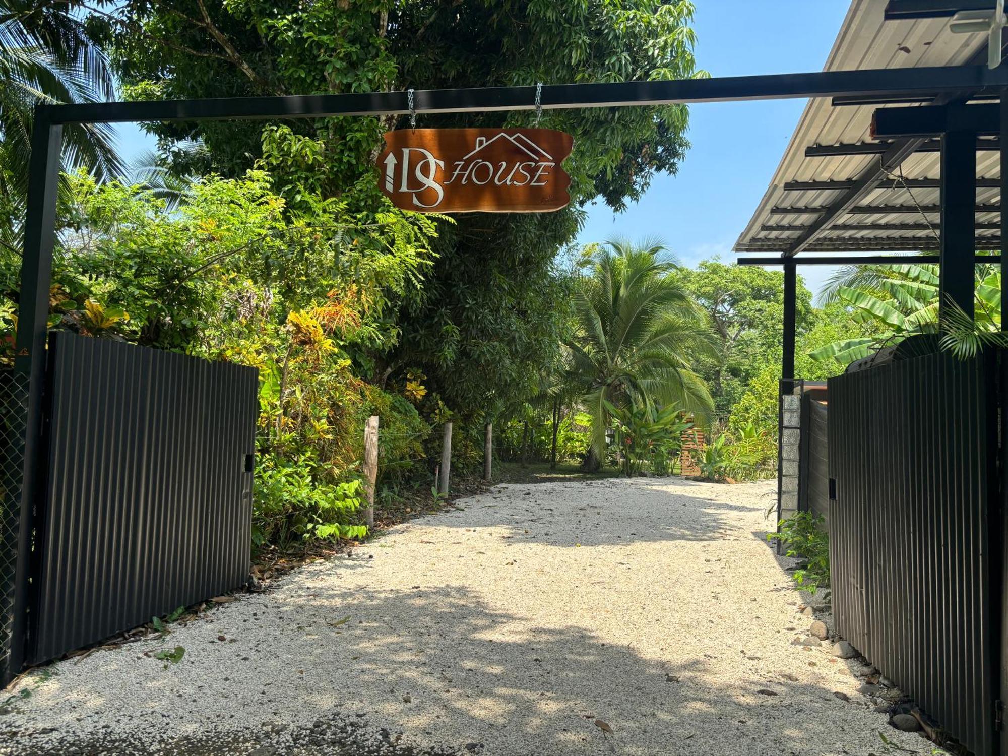 Ds House Hotel Cabuya  Exterior photo